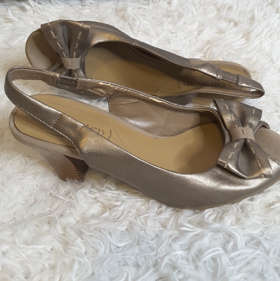 3/$30 Eurostep Paisley metallic gold slingback peep toe heel size 5.5M - Picture 4 of 11